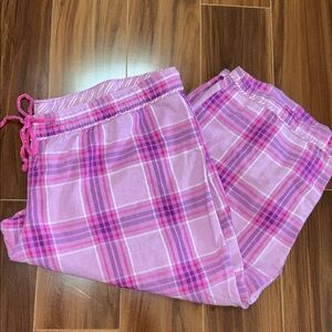 XL 100% cotton Old Navy pajama capris pants purple plaid
